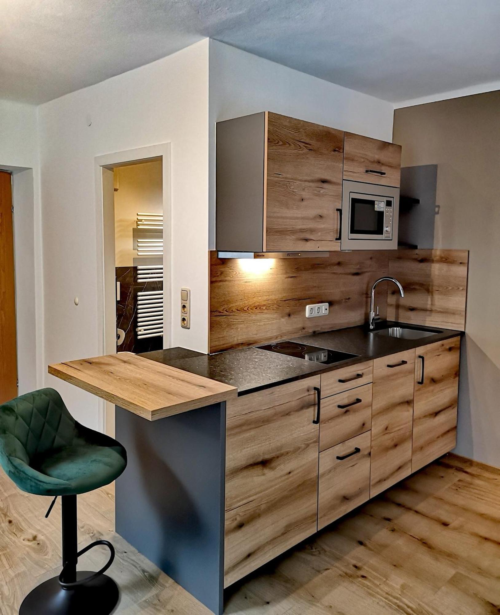 Hotel Apartment Auwirt Hallein Buitenkant foto