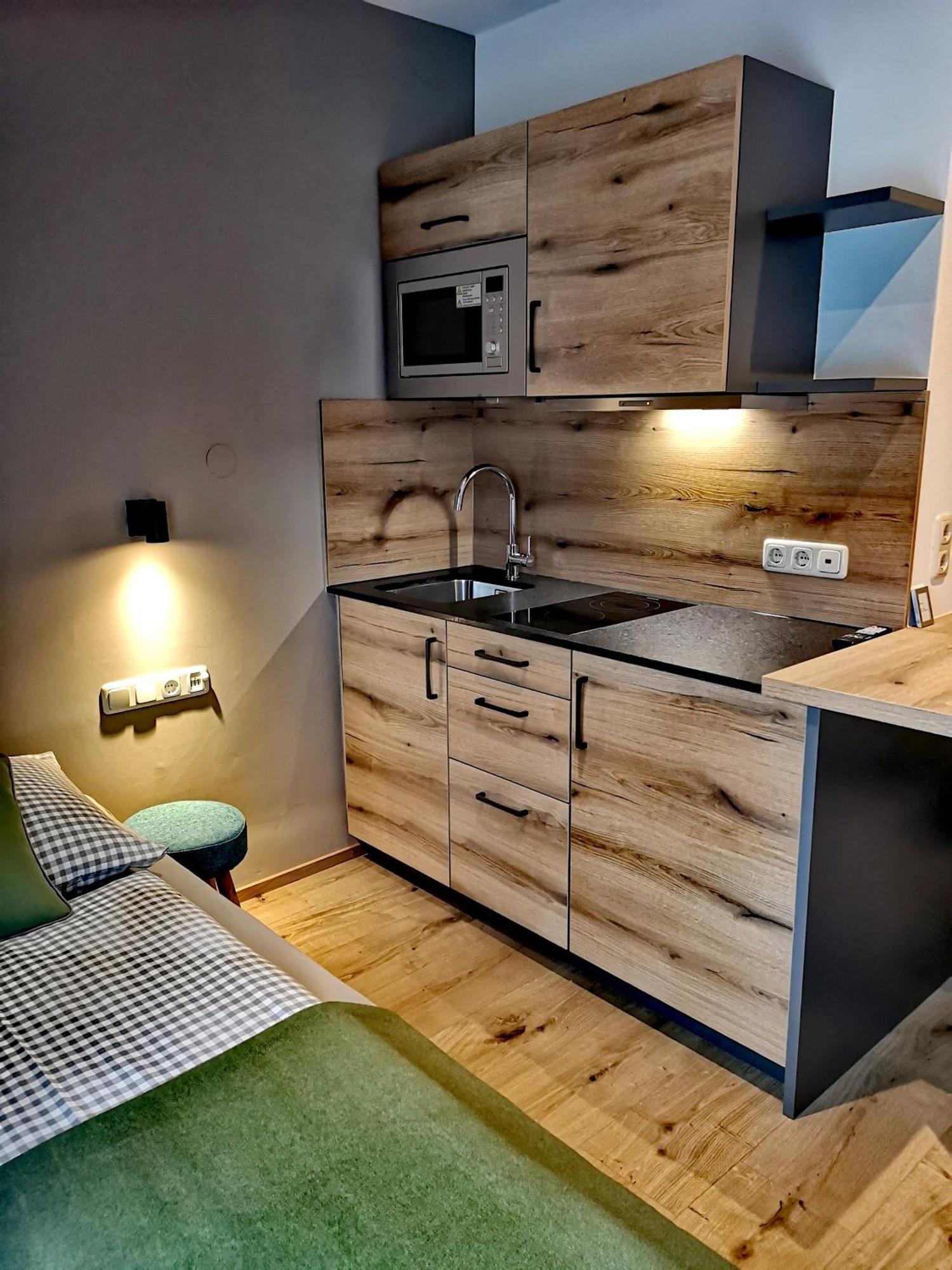Hotel Apartment Auwirt Hallein Buitenkant foto