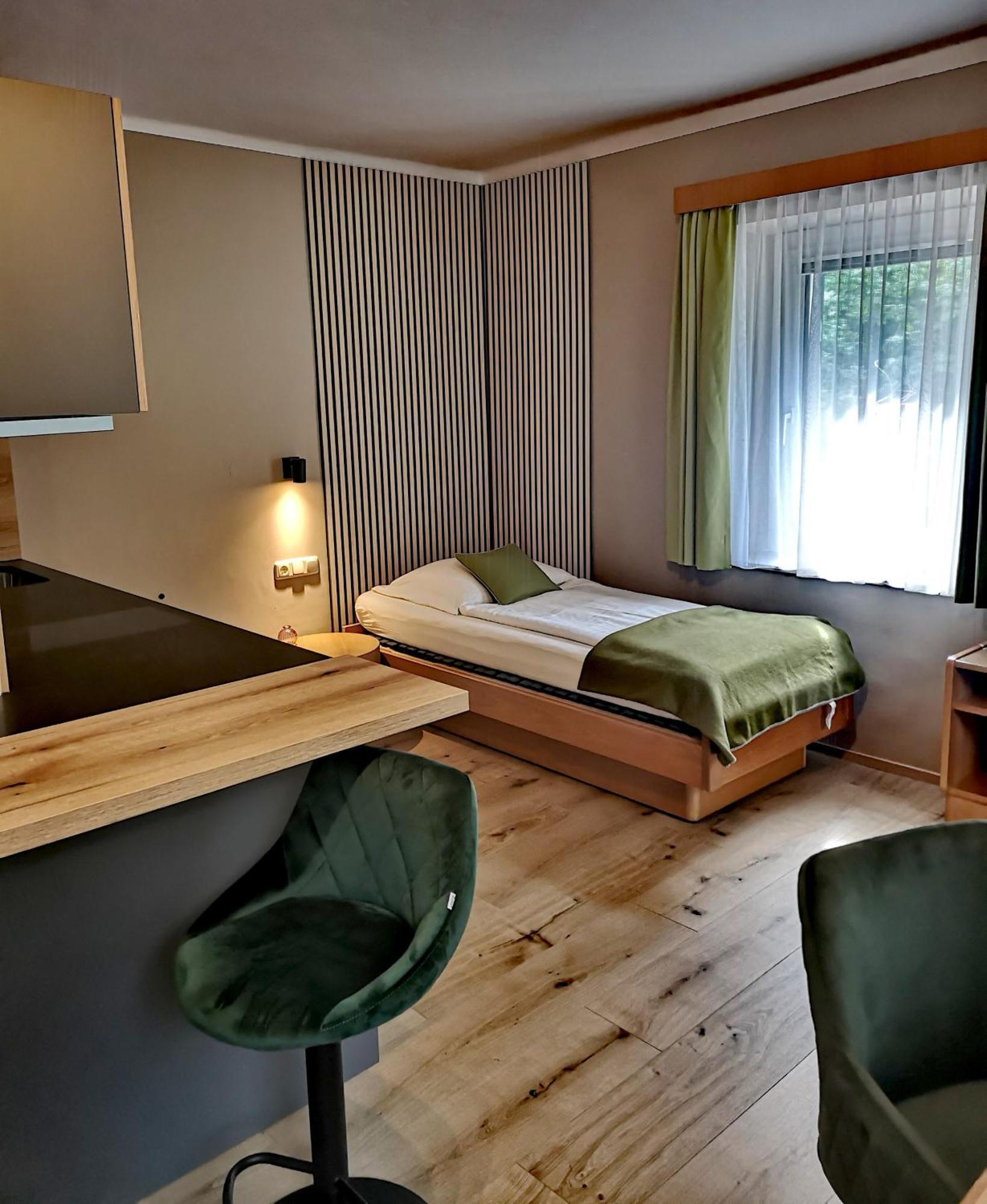 Hotel Apartment Auwirt Hallein Buitenkant foto