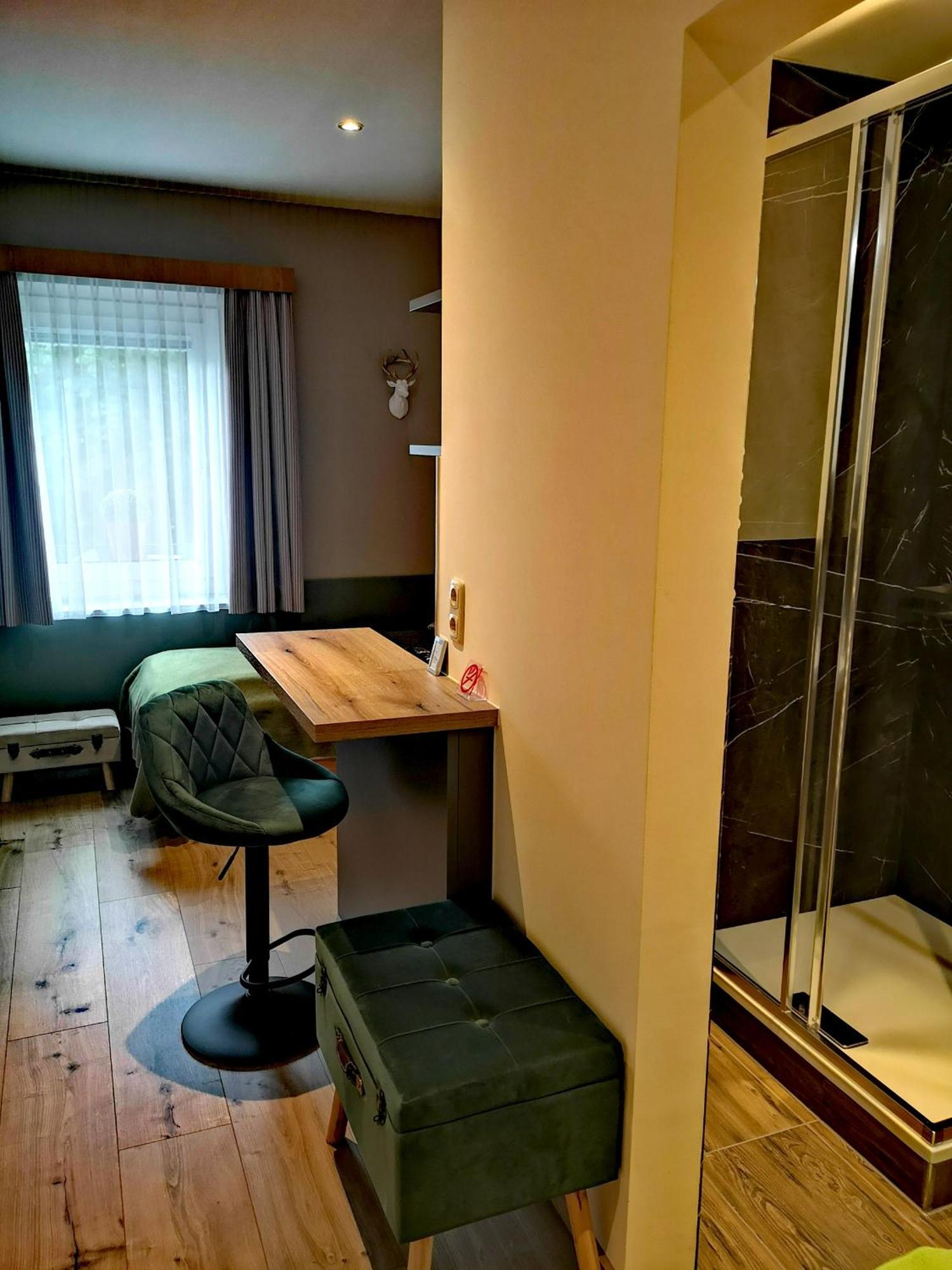 Hotel Apartment Auwirt Hallein Buitenkant foto