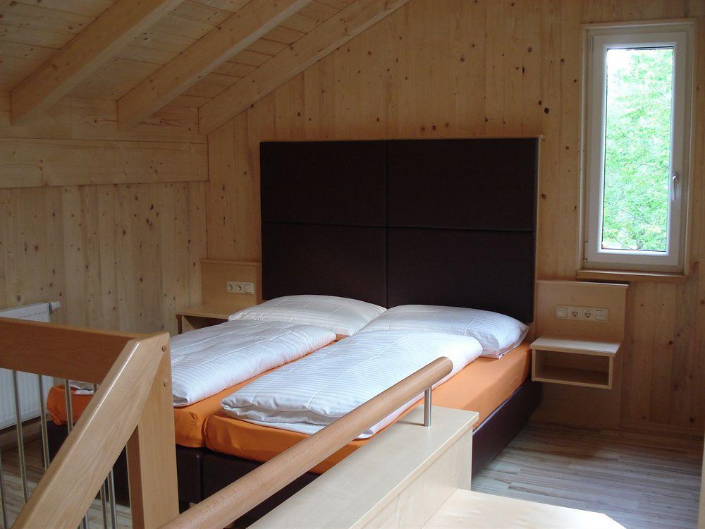 Hotel Apartment Auwirt Hallein Buitenkant foto