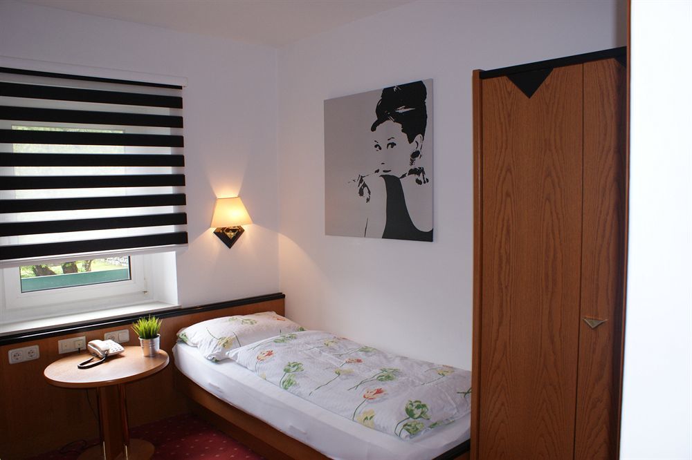 Hotel Apartment Auwirt Hallein Buitenkant foto