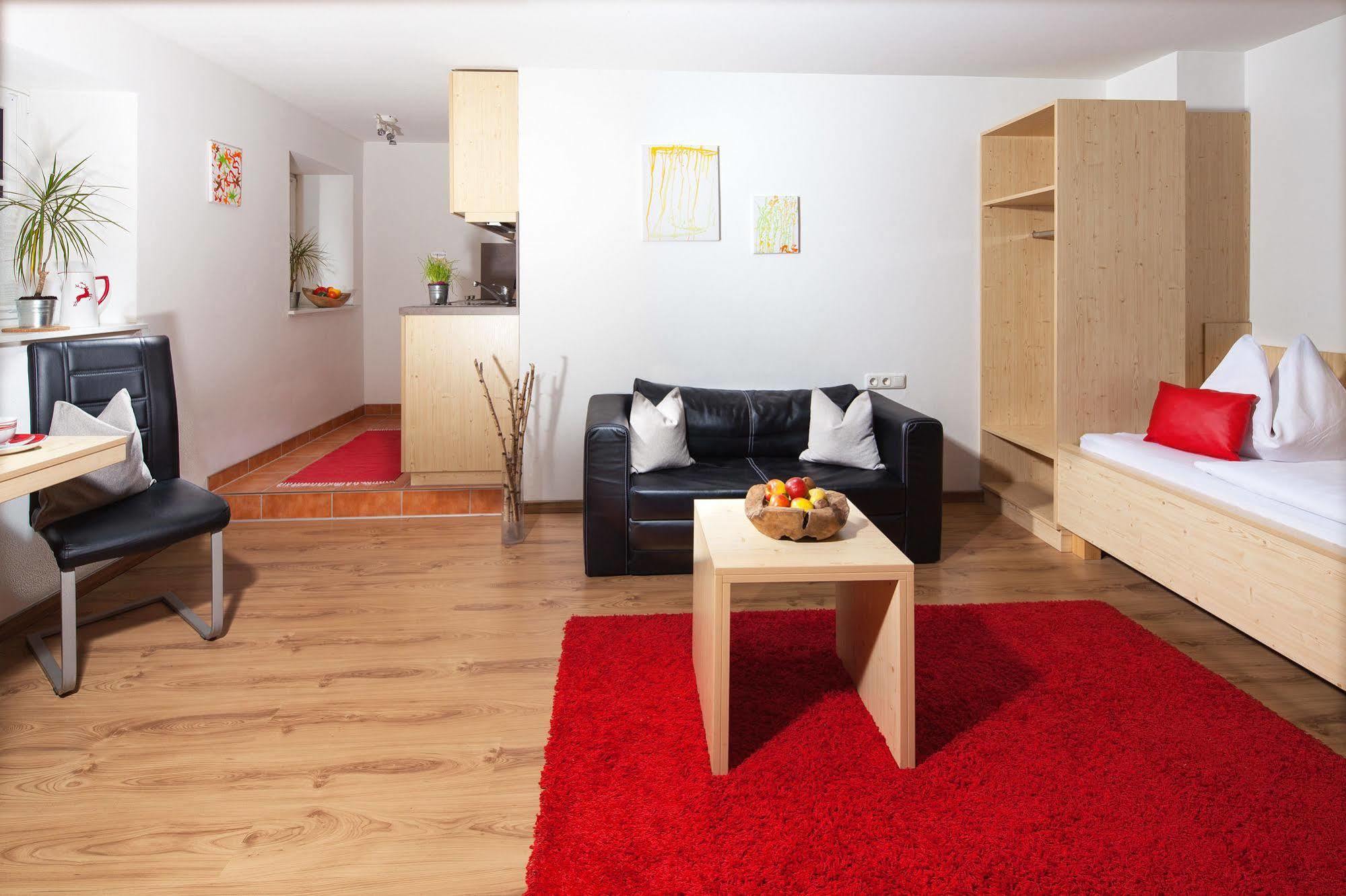 Hotel Apartment Auwirt Hallein Buitenkant foto
