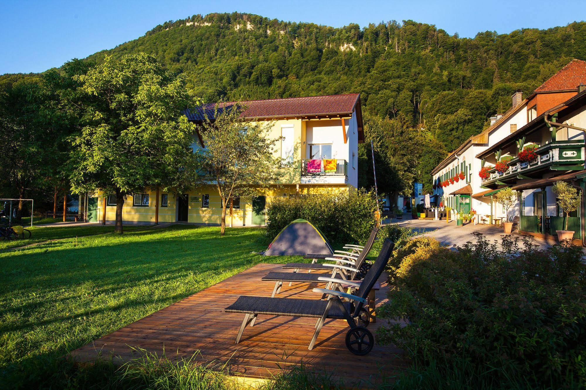 Hotel Apartment Auwirt Hallein Buitenkant foto